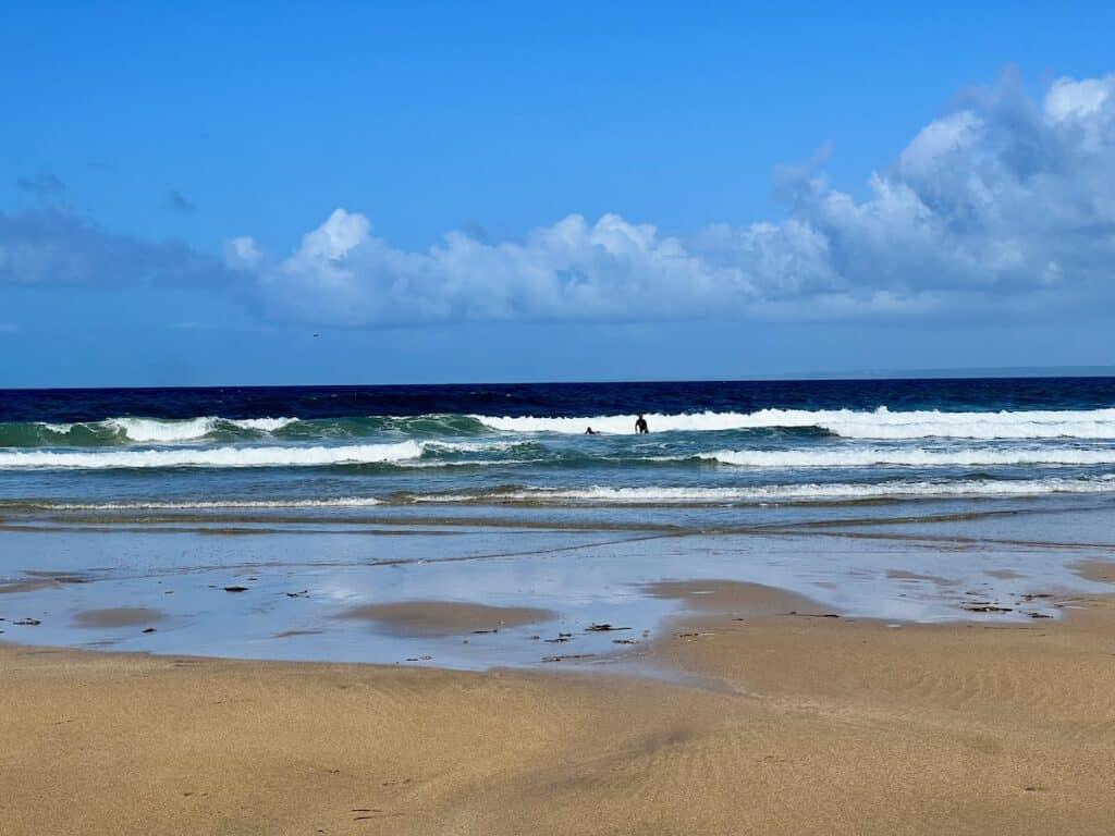 can you swim at poldhu beach